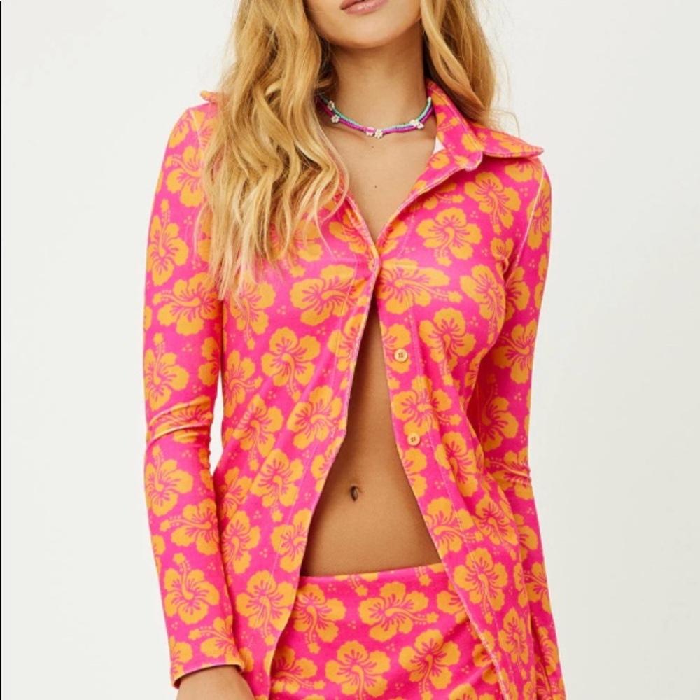 Frankie’s Bikinis Nova Terry Floral Long Sleeve Button Up Hibiscus Honey Sz S